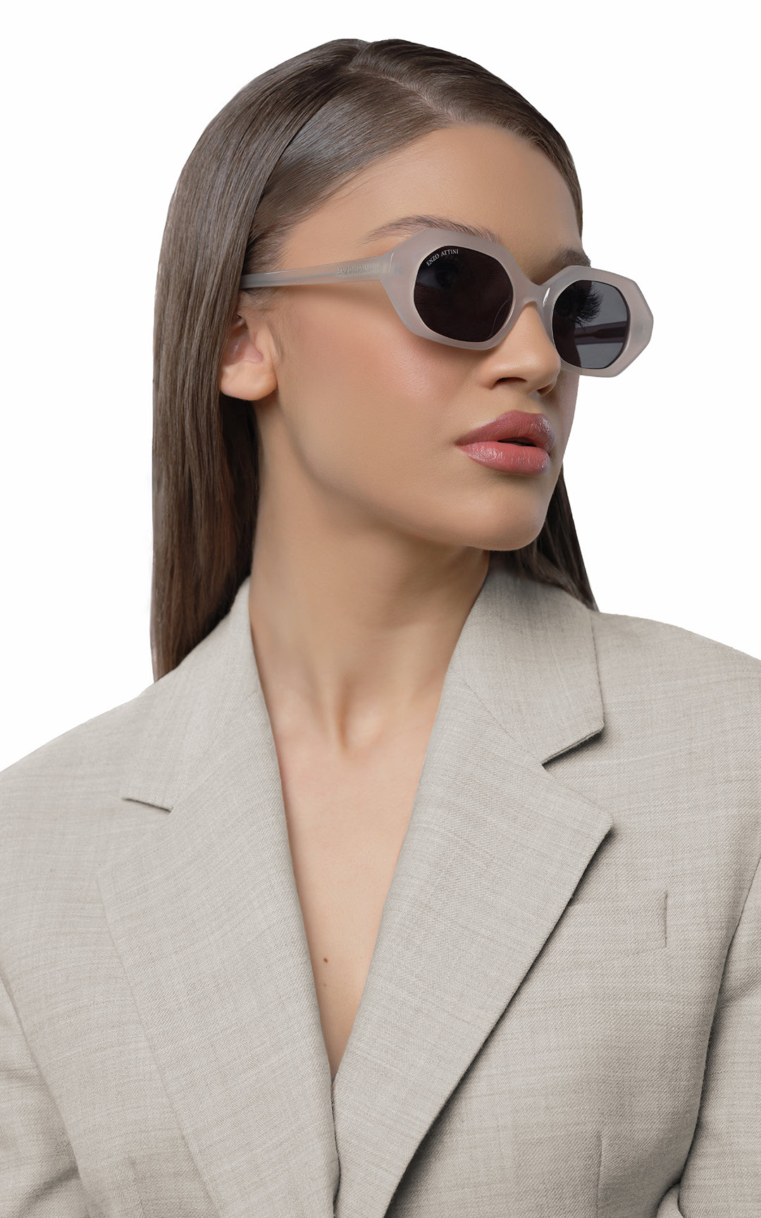 Santorini / Beige GY + Dark Black Lens.