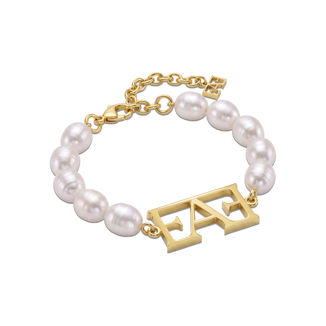 Statement Pearl Bracelet.