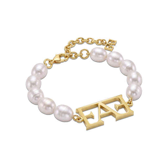 Statement Pearl Bracelet.