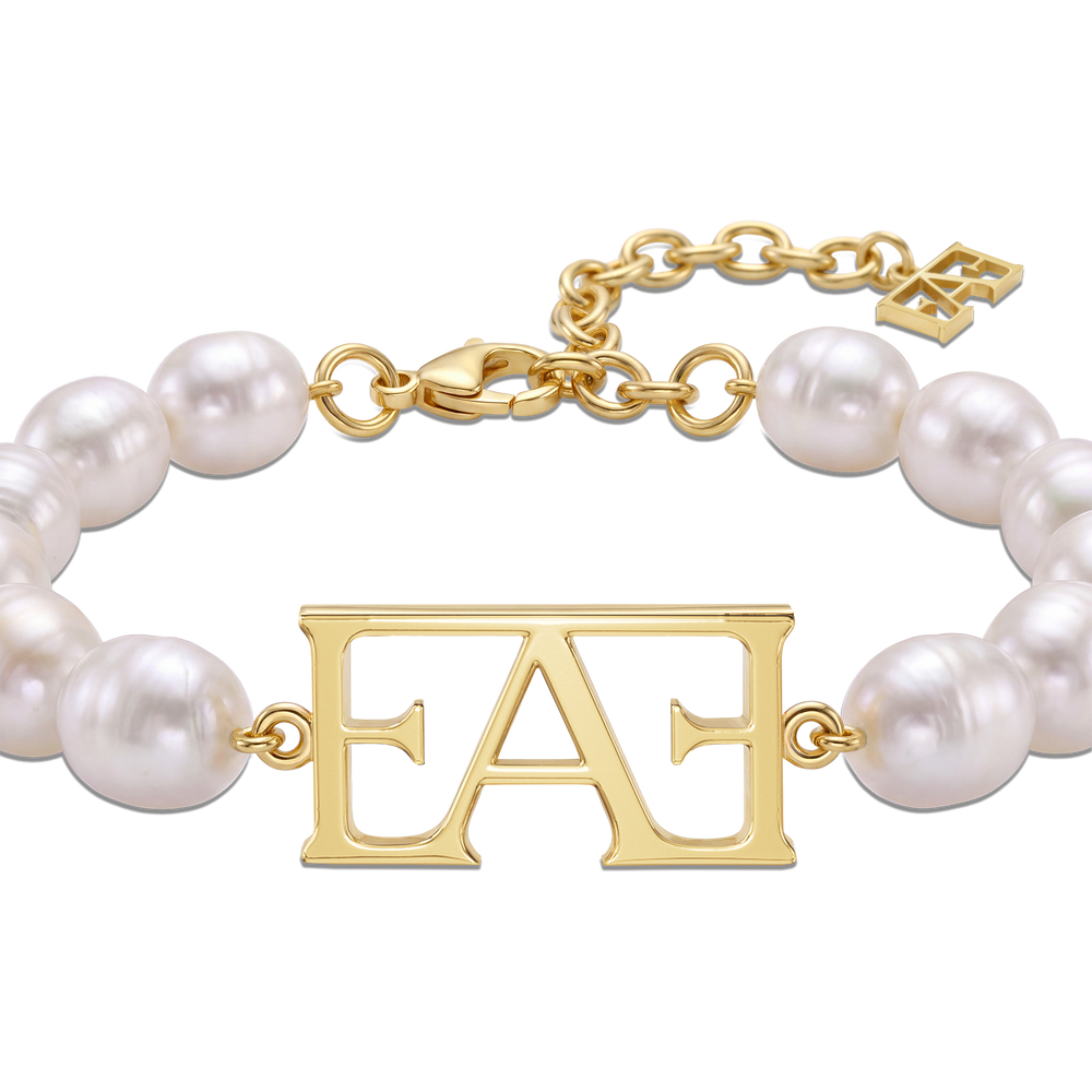 Statement Pearl Bracelet.