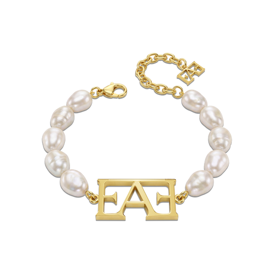 Statement Pearl Bracelet.