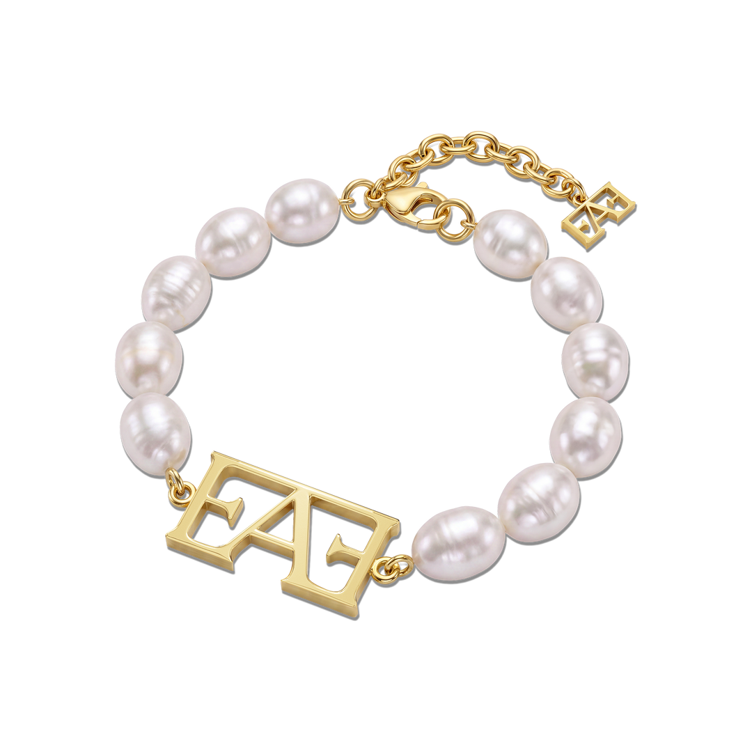 Statement Pearl Bracelet.