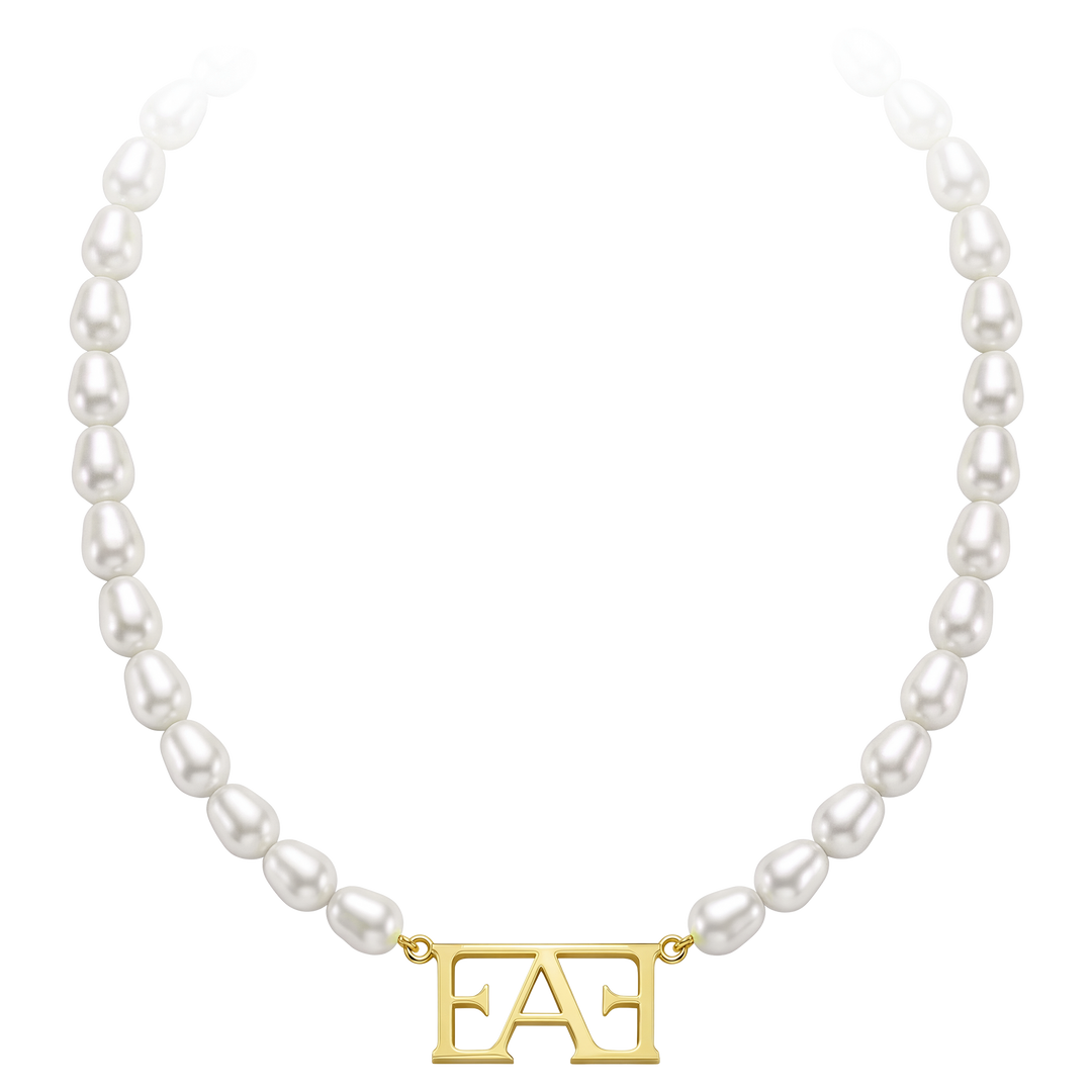 Statement Pearl Necklace.