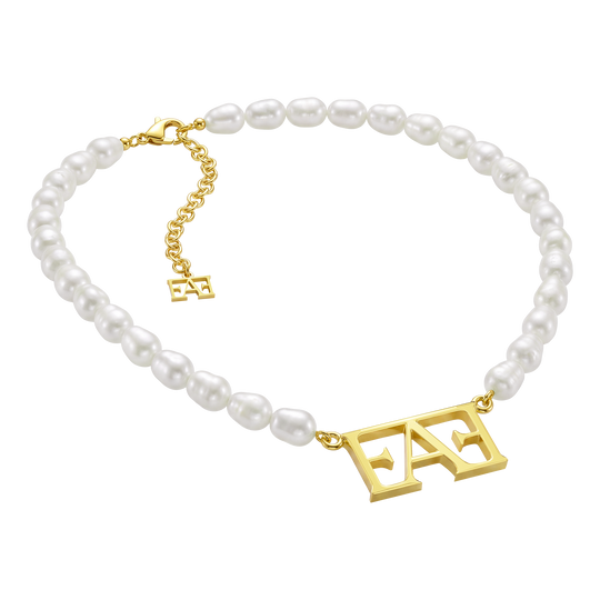 Statement Pearl Necklace.