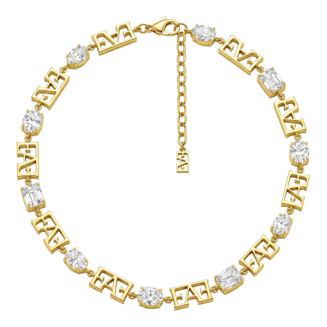Trinity Necklace / White Color.