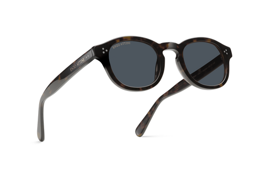 il Pantheon / Dark Tortoise Red + Black Lens.
