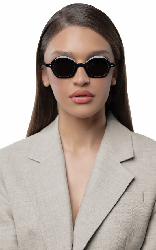 De Gooyer Windmill / Black + Dark Black Lens.